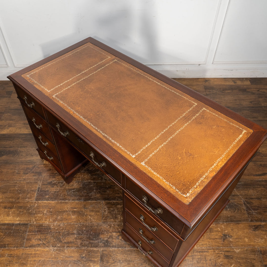 伝統的な美しく重厚感のあるデザイン レザートップ ペデスタルデスク /25F