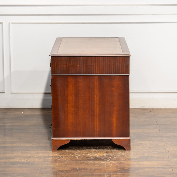 伝統的な美しく重厚感のあるデザイン レザートップ ペデスタルデスク /25F