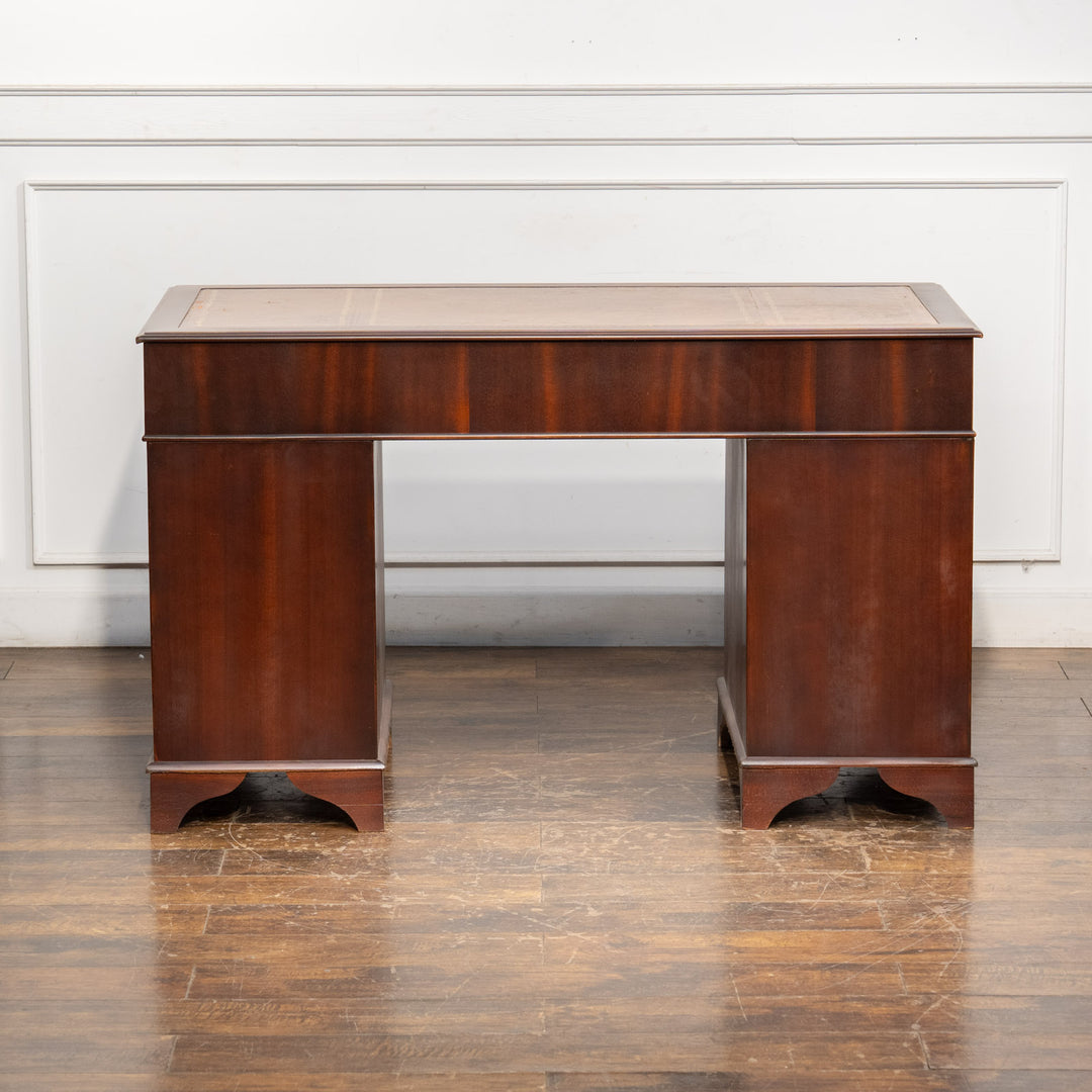 伝統的な美しく重厚感のあるデザイン レザートップ ペデスタルデスク /25F