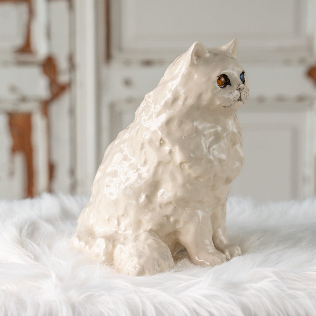 【Winstanley Cat ウィンスタンレイ キャット】思わず触りたくなるふわふわの毛並みが素敵 オッドアイ スノーウィー 長毛 白猫