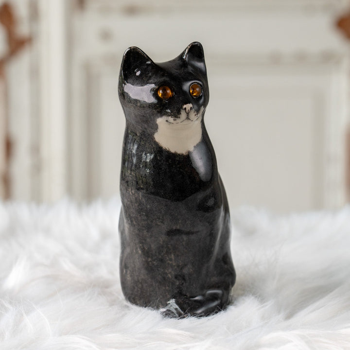 【Winstanley Cat ウィンスタンレイ キャット】ちょこんと座った姿が可愛らしい タキシード 白黒猫 /25J