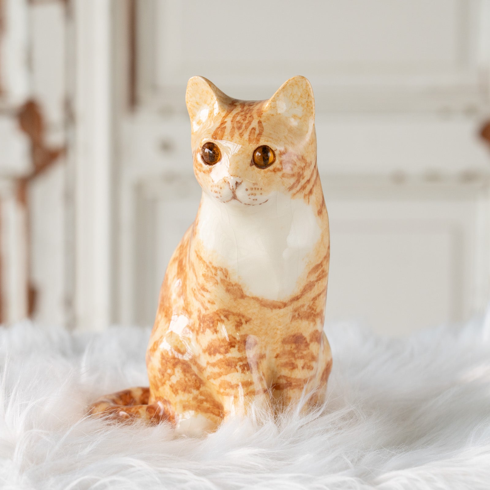 Winstanley Cat ウィンスタンレイ キャット】くるんと丸めた尻尾が印象