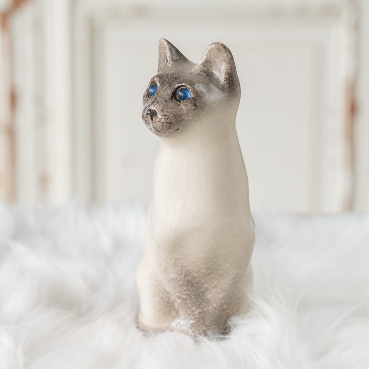 【Winstanley Cat ウィンスタンレイ キャット】しなやかなボディにブルーアイが美しい サイアミーズ シャム猫 /25J