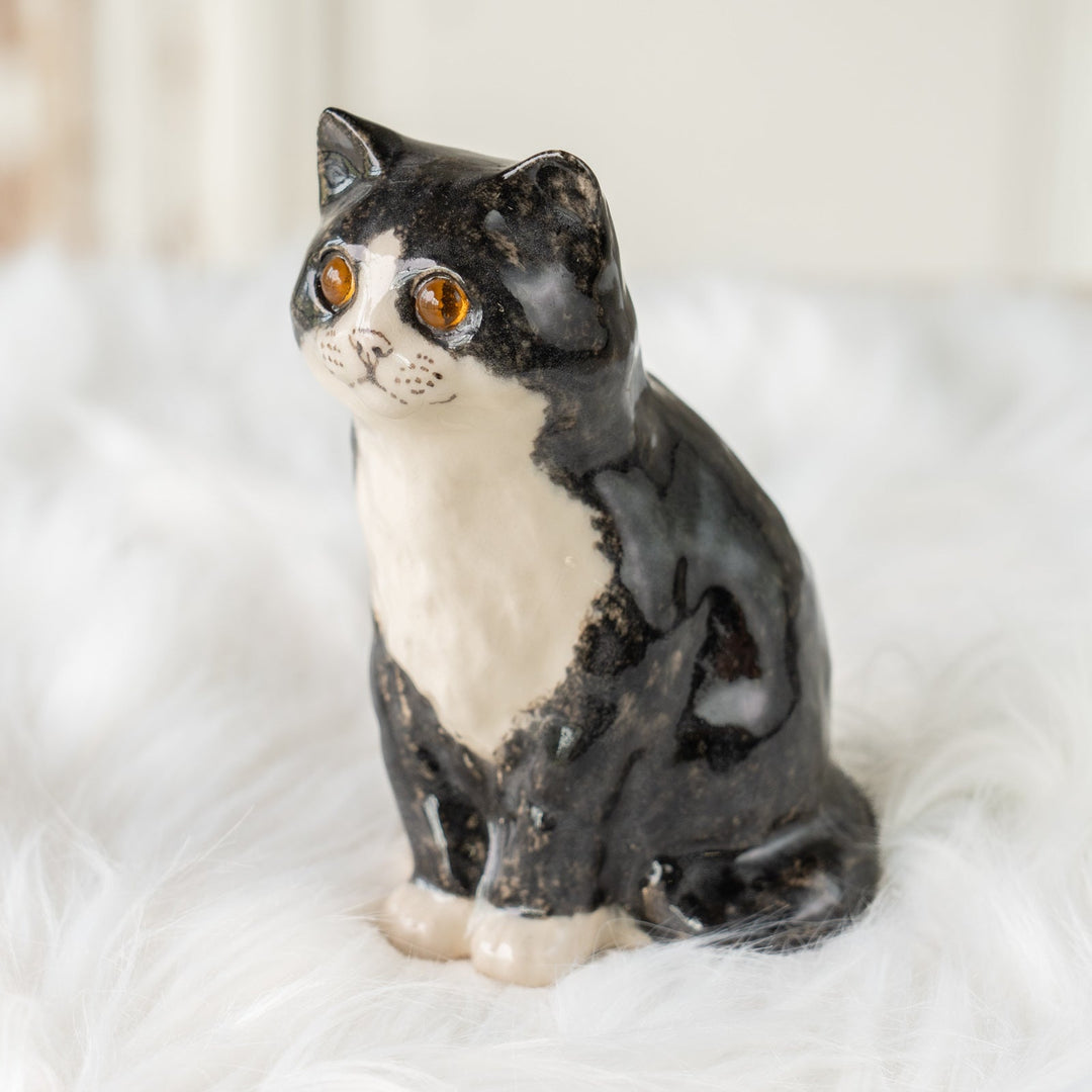 【Winstanley Cat ウィンスタンレイ キャット】ぽってりしたフォルムが魅力的 タキシード 白黒猫 /25J
