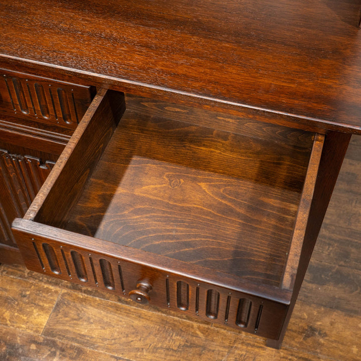 丸みを帯びたデザインはトラディショナルな印象 オーク オープンカップボード /25I