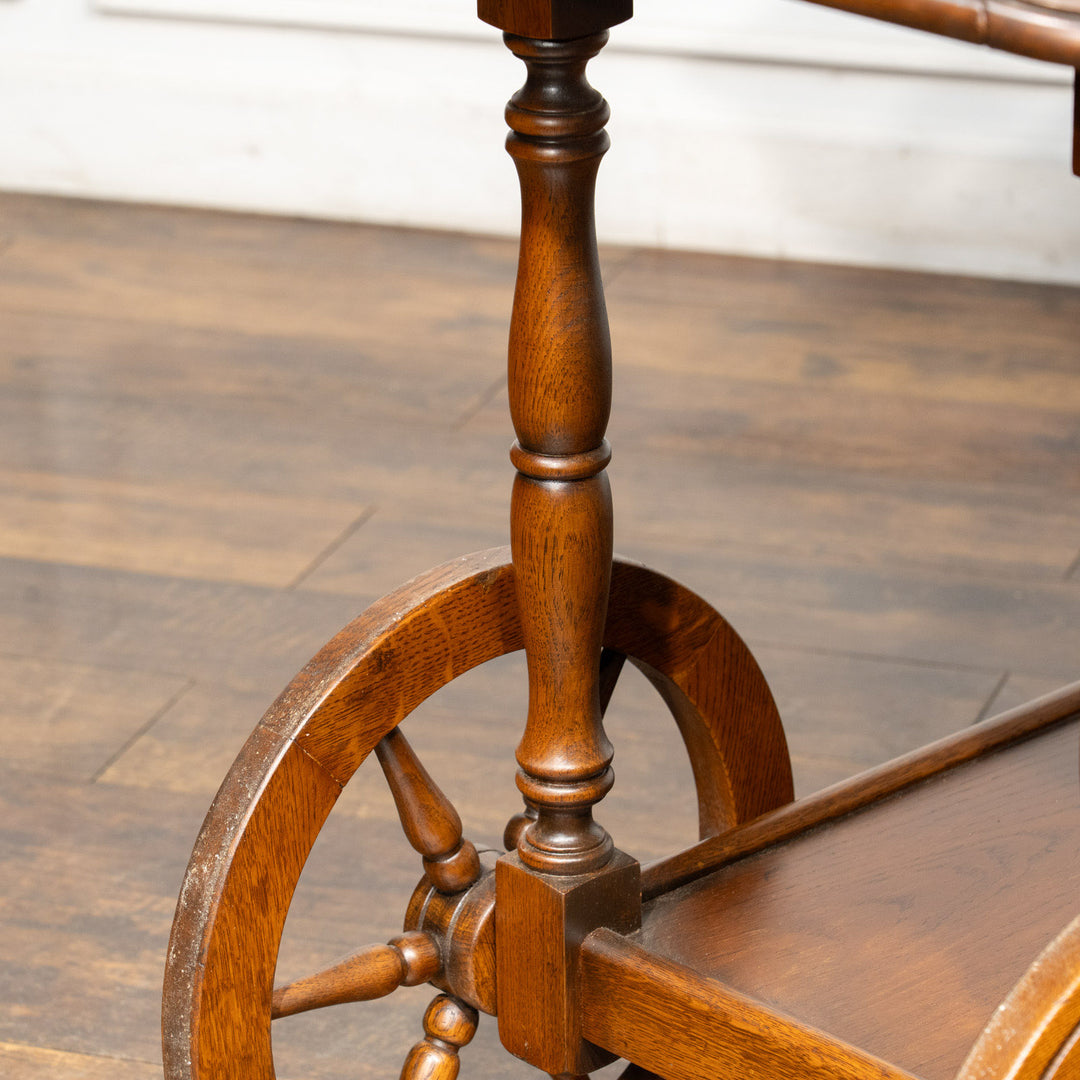 優雅な曲線フォルムと車輪デザインが印象的 ドロップリーフ ティートローリー /25I