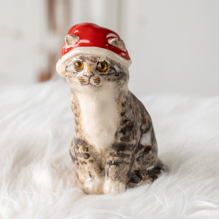 【Winstanley Cat ウィンスタンレイ キャット】サンタ帽を被った姿がチャーミング シルバータビー サバトラ猫 /25L