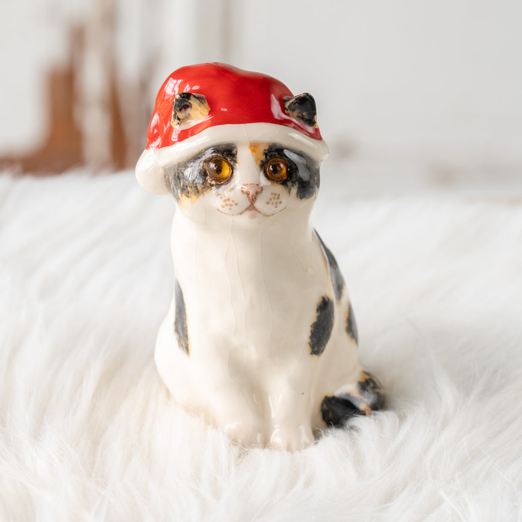 Winstanley Cat ウィンスタンレイ キャット】サンタ帽を被った姿が