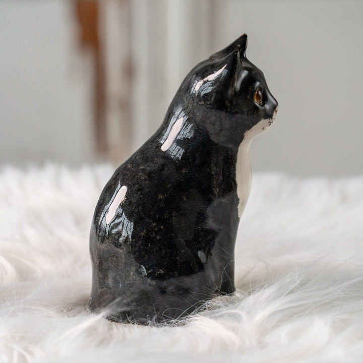 【Winstanley Cat ウィンスタンレイ キャット】愛嬌のある表情や柄が目を惹く タキシード 白黒猫 /25L-B