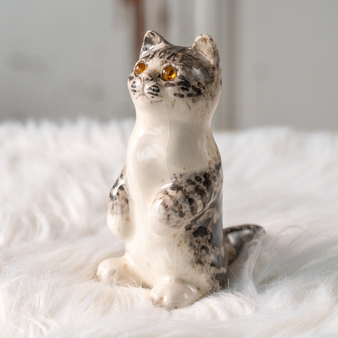 【Winstanley Cat ウィンスタンレイ キャット】器用にすっくと立ったフォルムが愛おしい シルバータビー サバトラ猫 /25L