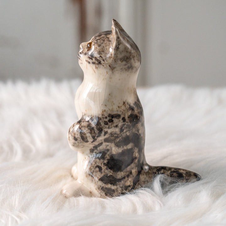 【Winstanley Cat ウィンスタンレイ キャット】器用にすっくと立ったフォルムが愛おしい シルバータビー サバトラ猫 /25L