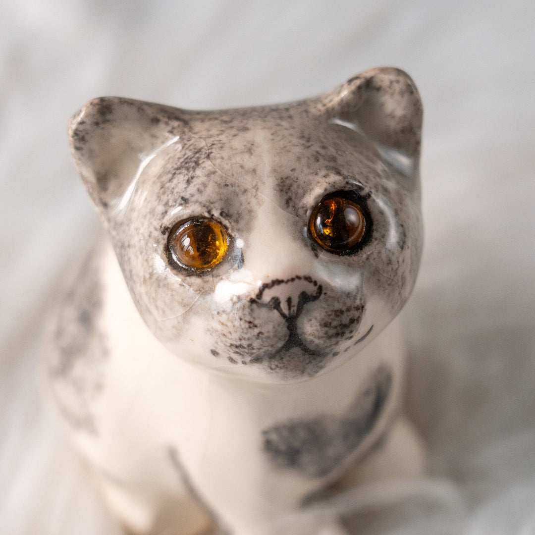 【Winstanley Cat ウィンスタンレイ キャット】丸々したフォルムがキュート ハートマーク バイカラー ブチ猫 /25L