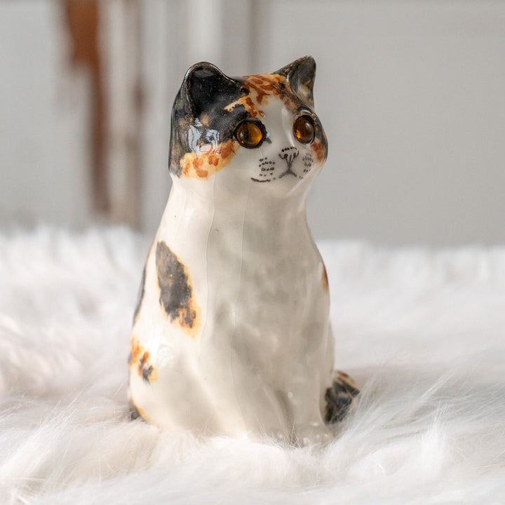 【Winstanley Cat ウィンスタンレイ キャット】胸元のモフっとした毛並みを表現 キャリコ 三毛猫 /25L