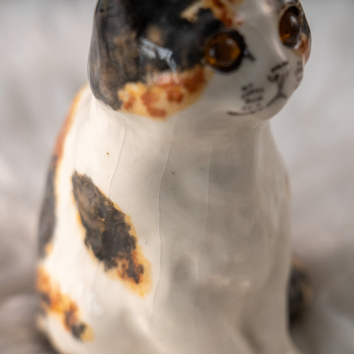 【Winstanley Cat ウィンスタンレイ キャット】胸元のモフっとした毛並みを表現 キャリコ 三毛猫 /25L