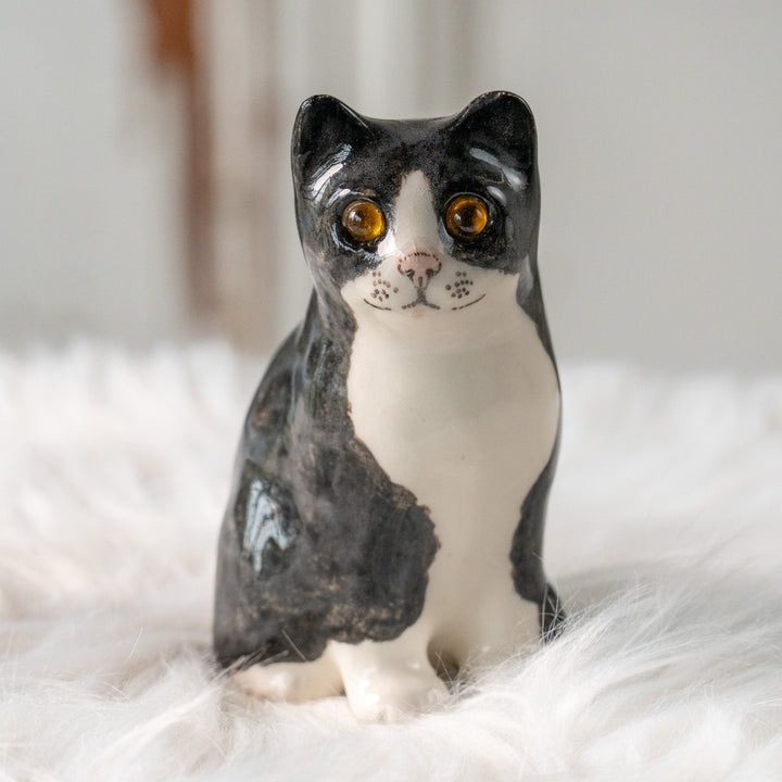 【Winstanley Cat ウィンスタンレイ キャット】愛嬌のある表情や柄が目を惹く タキシード 白黒猫 /25L-A