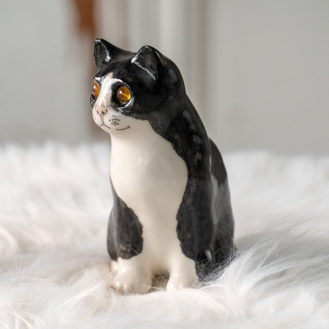 【Winstanley Cat ウィンスタンレイ キャット】愛嬌のある表情や柄が目を惹く タキシード 白黒猫 /25L-A