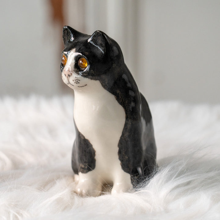 【Winstanley Cat ウィンスタンレイ キャット】愛嬌のある表情や柄が目を惹く タキシード 白黒猫 /25L-A