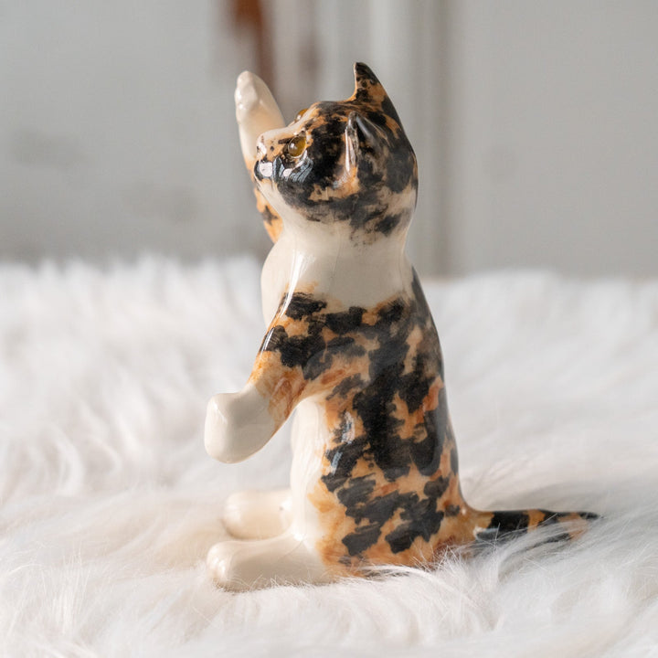 【Winstanley Cat ウィンスタンレイ キャット】獲物を捕まえようとしてるフォルムを表現 キャリコ 三毛猫 /25L