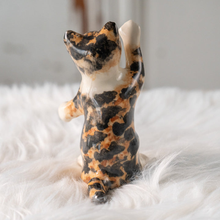 【Winstanley Cat ウィンスタンレイ キャット】獲物を捕まえようとしてるフォルムを表現 キャリコ 三毛猫 /25L