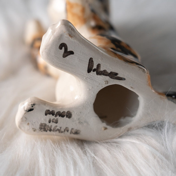 【Winstanley Cat ウィンスタンレイ キャット】獲物を捕まえようとしてるフォルムを表現 キャリコ 三毛猫 /25L