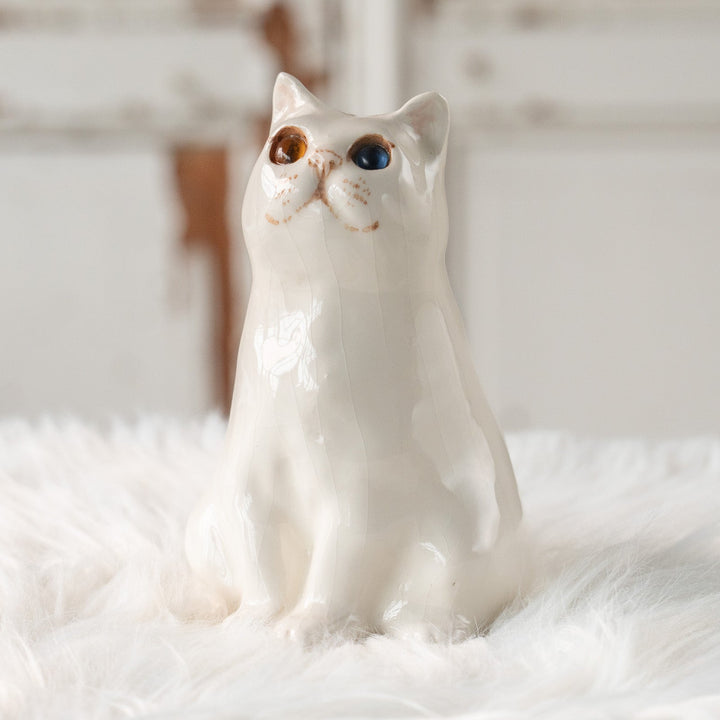 【Winstanley Cat ウィンスタンレイ キャット】きりっとした瞳でこちらを見つめる シルバータビー サバトラ猫 /25L