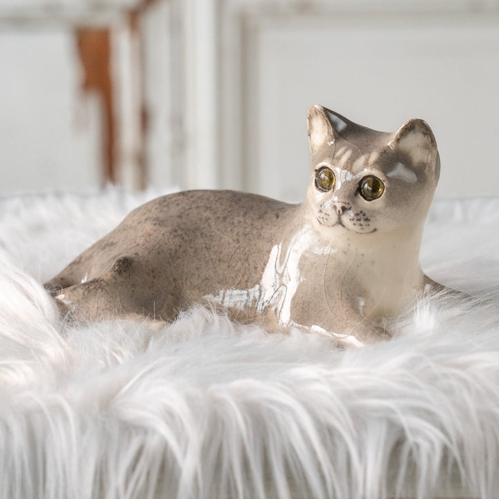 【Winstanley Cat ウィンスタンレイ キャット】リラックスして寝そべる姿に癒される グレー 灰猫 /25L