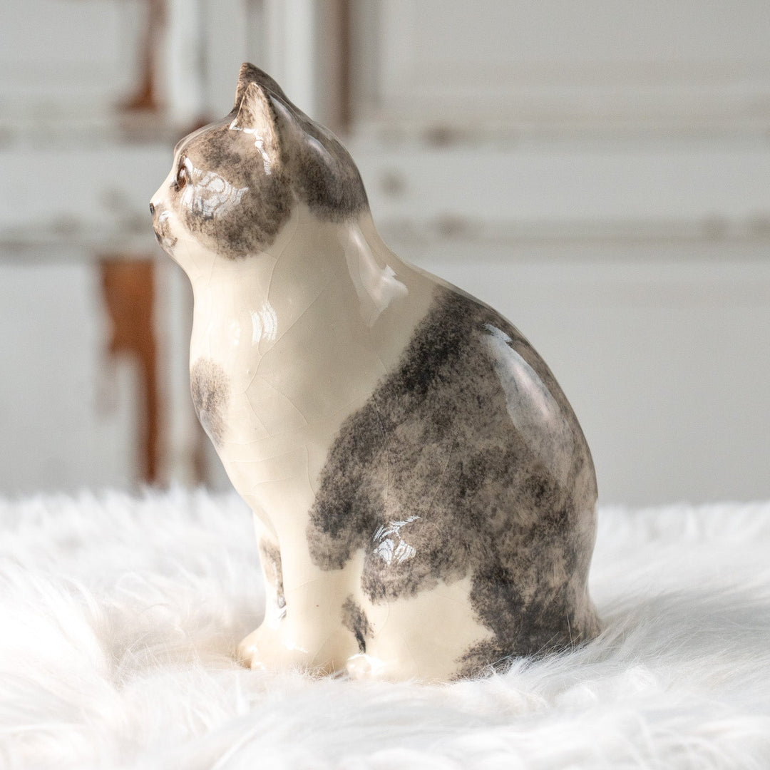 【Winstanley Cat ウィンスタンレイ キャット】胸元のハートマークがチャームポイント バイカラー ブチ猫 /25L