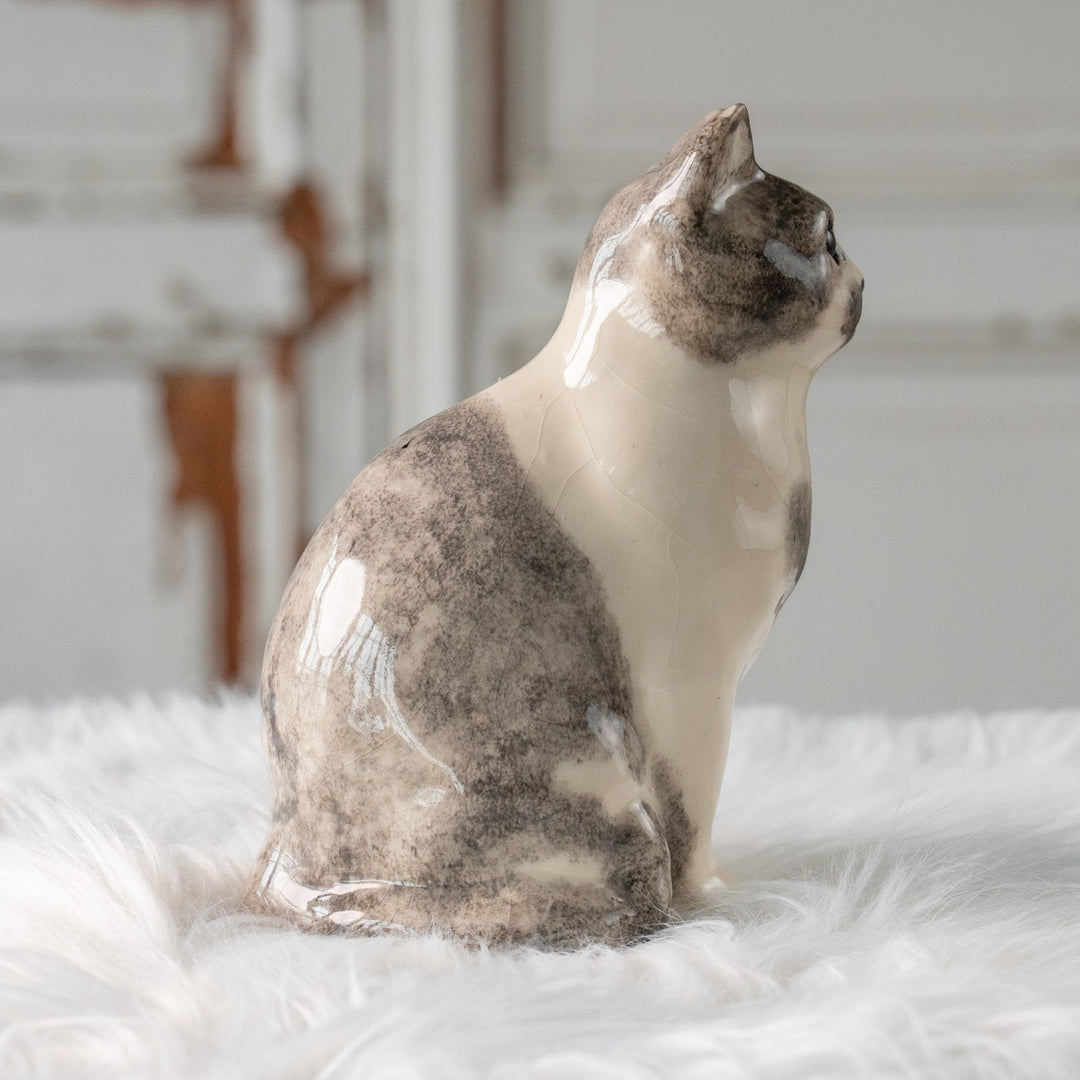 【Winstanley Cat ウィンスタンレイ キャット】胸元のハートマークがチャームポイント バイカラー ブチ猫 /25L