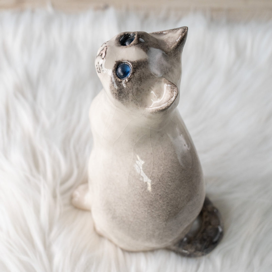 【Winstanley Cat ウィンスタンレイ キャット】気になるものを目で追う仕草をリアルに表現 ブルーアイ サイアミーズ /25L