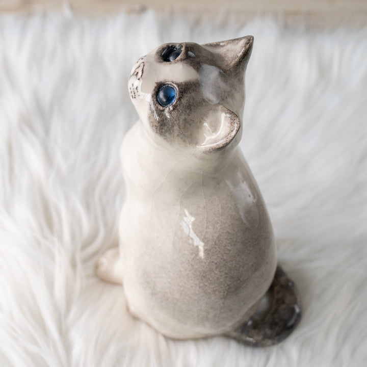 【Winstanley Cat ウィンスタンレイ キャット】気になるものを目で追う仕草をリアルに表現 ブルーアイ サイアミーズ /25L