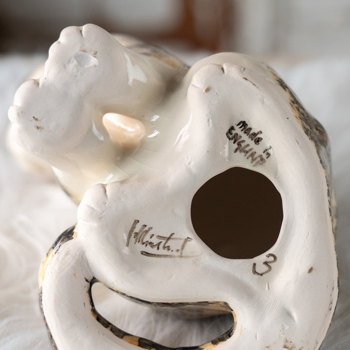 【Winstanley Cat ウィンスタンレイ キャット】きりっとした瞳でこちらを見つめる キャリコ 三毛猫 /25L