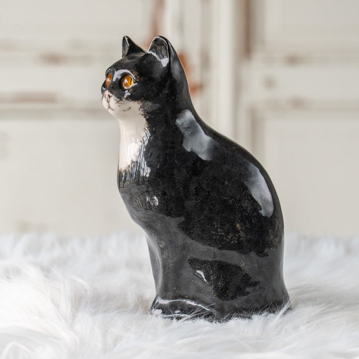 【Winstanley Cat ウィンスタンレイ キャット】両足をきゅっと揃えた上品な佇まい タキシード 白黒猫 /25L-B