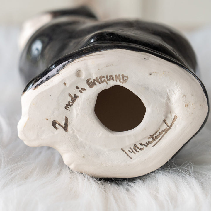 【Winstanley Cat ウィンスタンレイ キャット】両足をきゅっと揃えた上品な佇まい タキシード 白黒猫 /25L-B