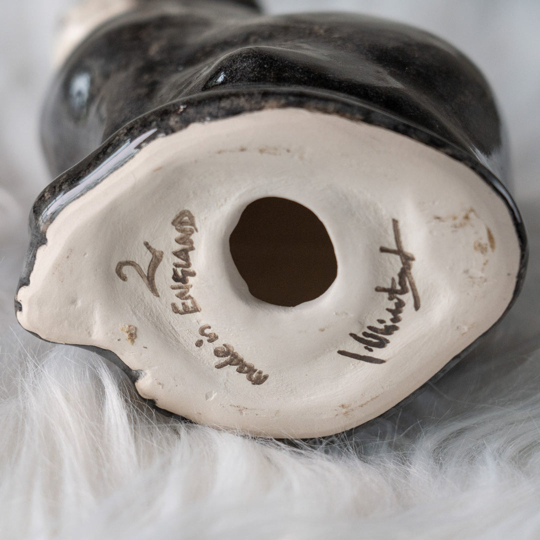 【Winstanley Cat ウィンスタンレイ キャット】両足をきゅっと揃えた上品な佇まい タキシード 白黒猫 /25L-A