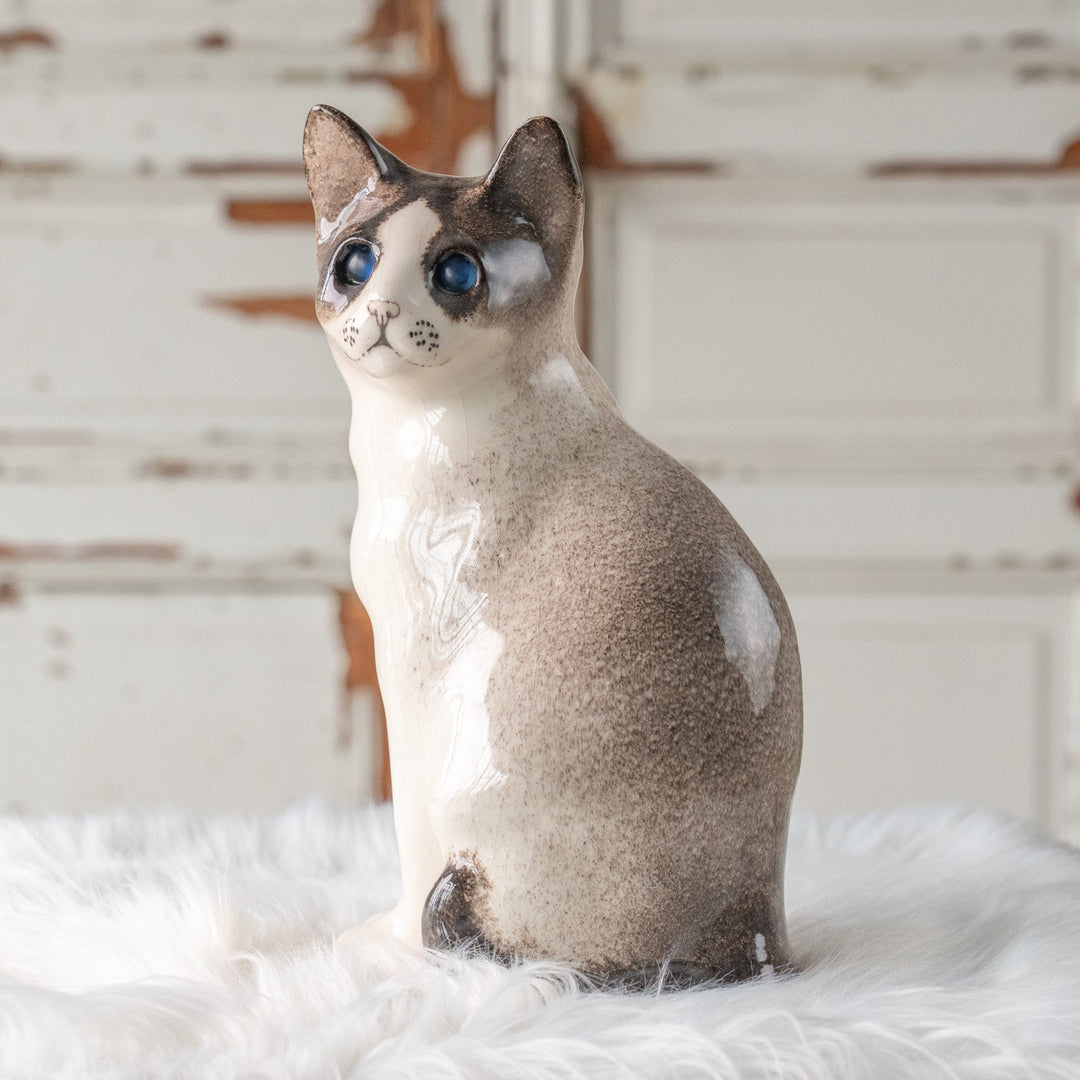 【Winstanley Cat ウィンスタンレイ キャット】おすまし顔でこちらを見つめる ブルーアイ サイアミーズ シャム猫 /25L