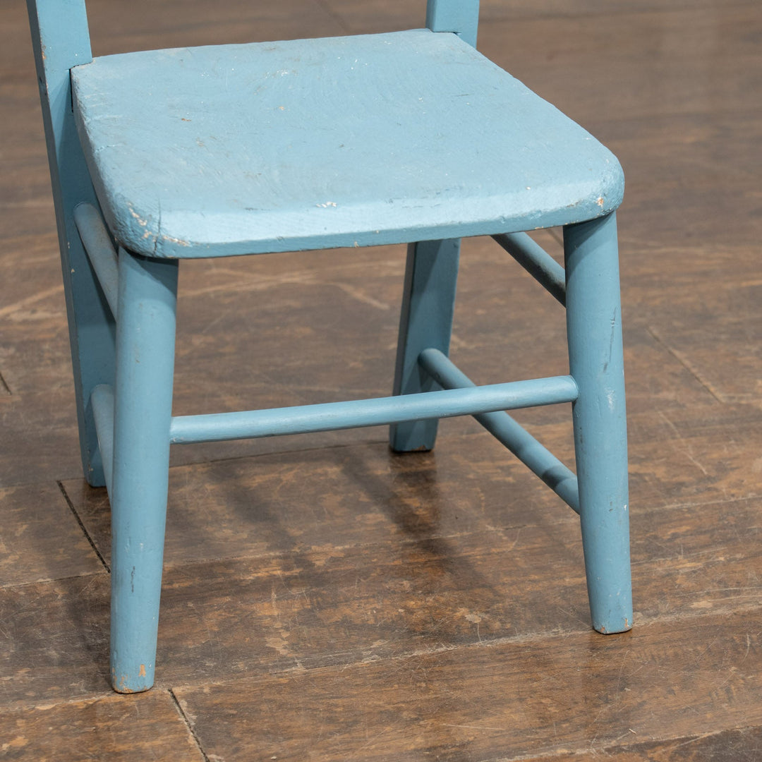 ライトブルーのペイントが爽やか キッズチェア /25L