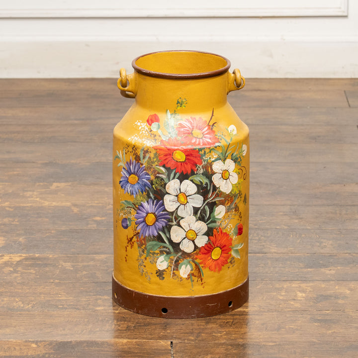 色鮮やかな花々が手描きされた ペイント ミルクジャー マスタード /25L