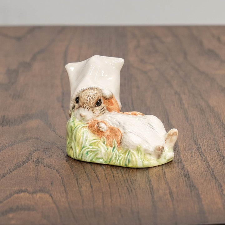 【BESWICK ベスウィック】ベンジャミンの目覚め 当時の工場検査済シール付き ROYAL ALBERTスタンプ ビアトリクス・ポター フィギュリン /25L