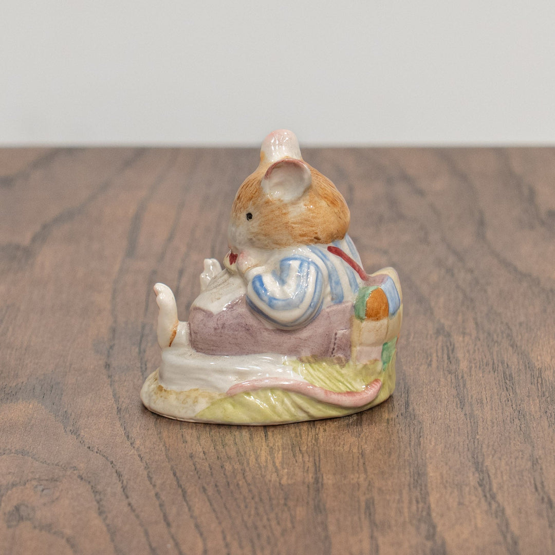 【ROYAL DOULTON ロイヤルドルトン】のばらの村のものがたり ひなげしさん フィギュリン /25L