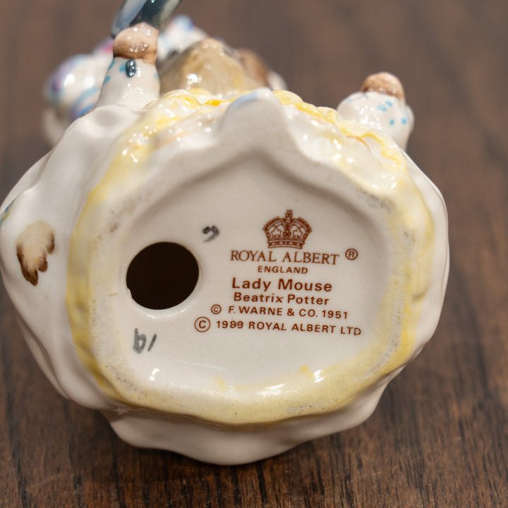 【BESWICK ベスウィック】グロースターの仕たて屋レディ・マウス ROYAL ALBERTスタンプ フィギュリン /25L