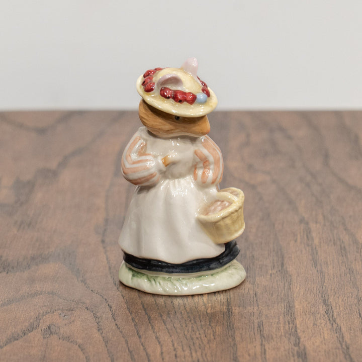 【ROYAL DOULTON ロイヤルドルトン】のばらの村のものがたり デイジー夫人 フィギュリン /25L
