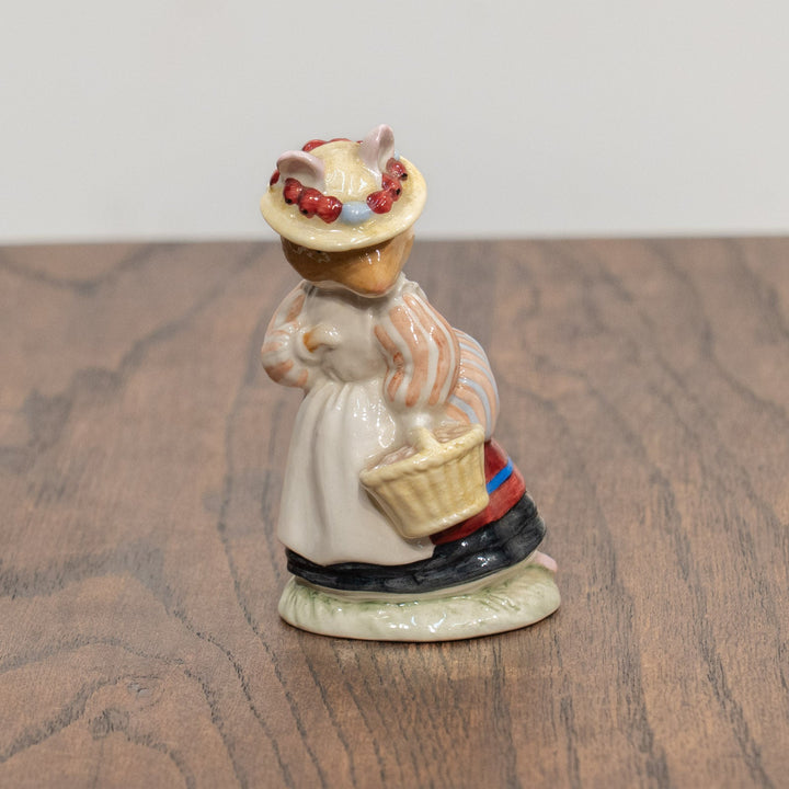 【ROYAL DOULTON ロイヤルドルトン】のばらの村のものがたり デイジー夫人 フィギュリン /25L