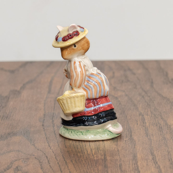 【ROYAL DOULTON ロイヤルドルトン】当時の工場検査済シール付き のばらの村のものがたり デイジー夫人 フィギュリン /25L