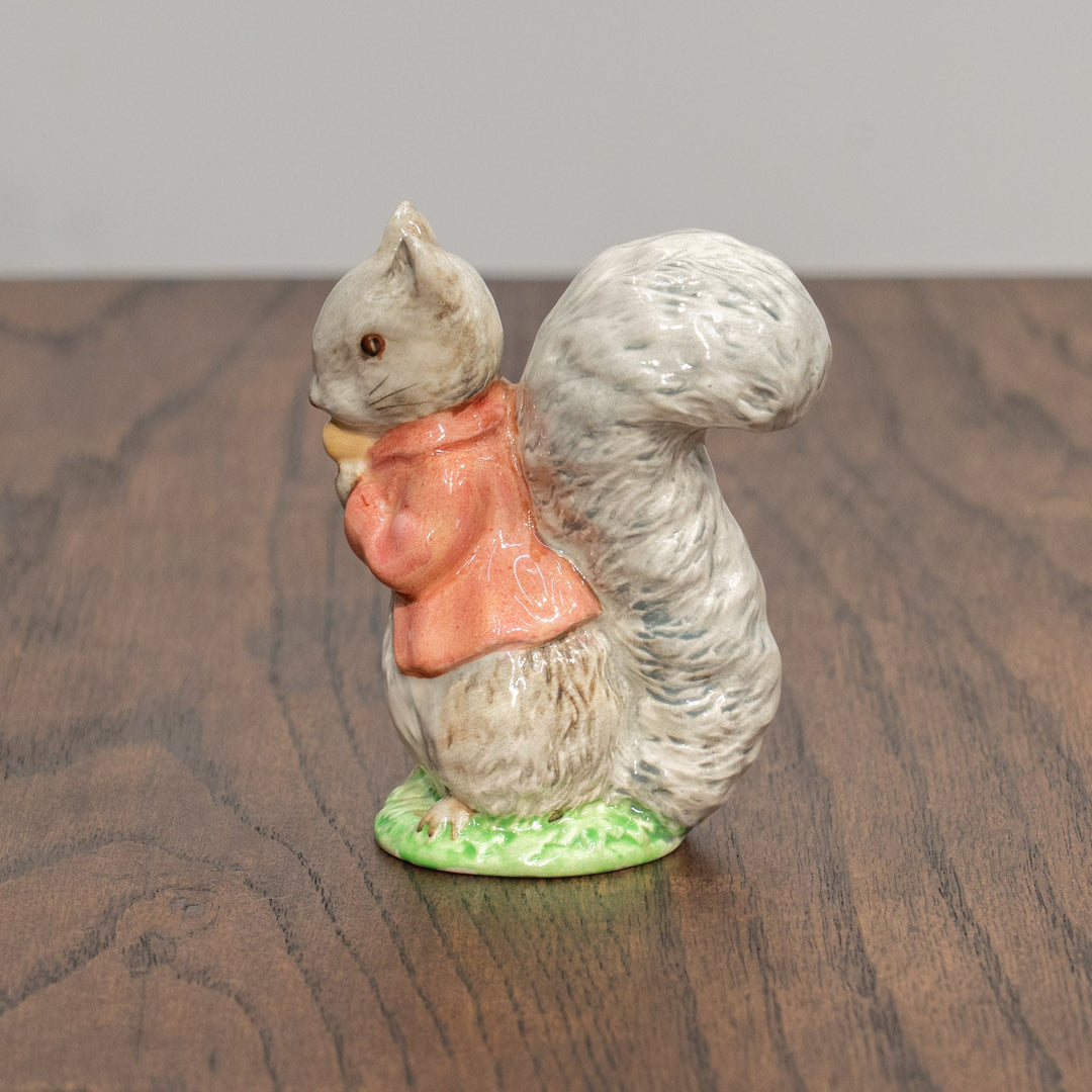 【BESWICK ベスウィック】リスのカルアシ・チミーのおはなし ピンクジャケットパターン フィギュリン /25L-A