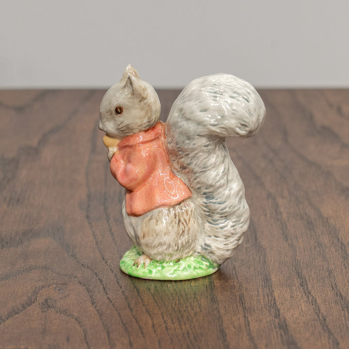 【BESWICK ベスウィック】リスのカルアシ・チミーのおはなし ピンクジャケットパターン フィギュリン /25L-A