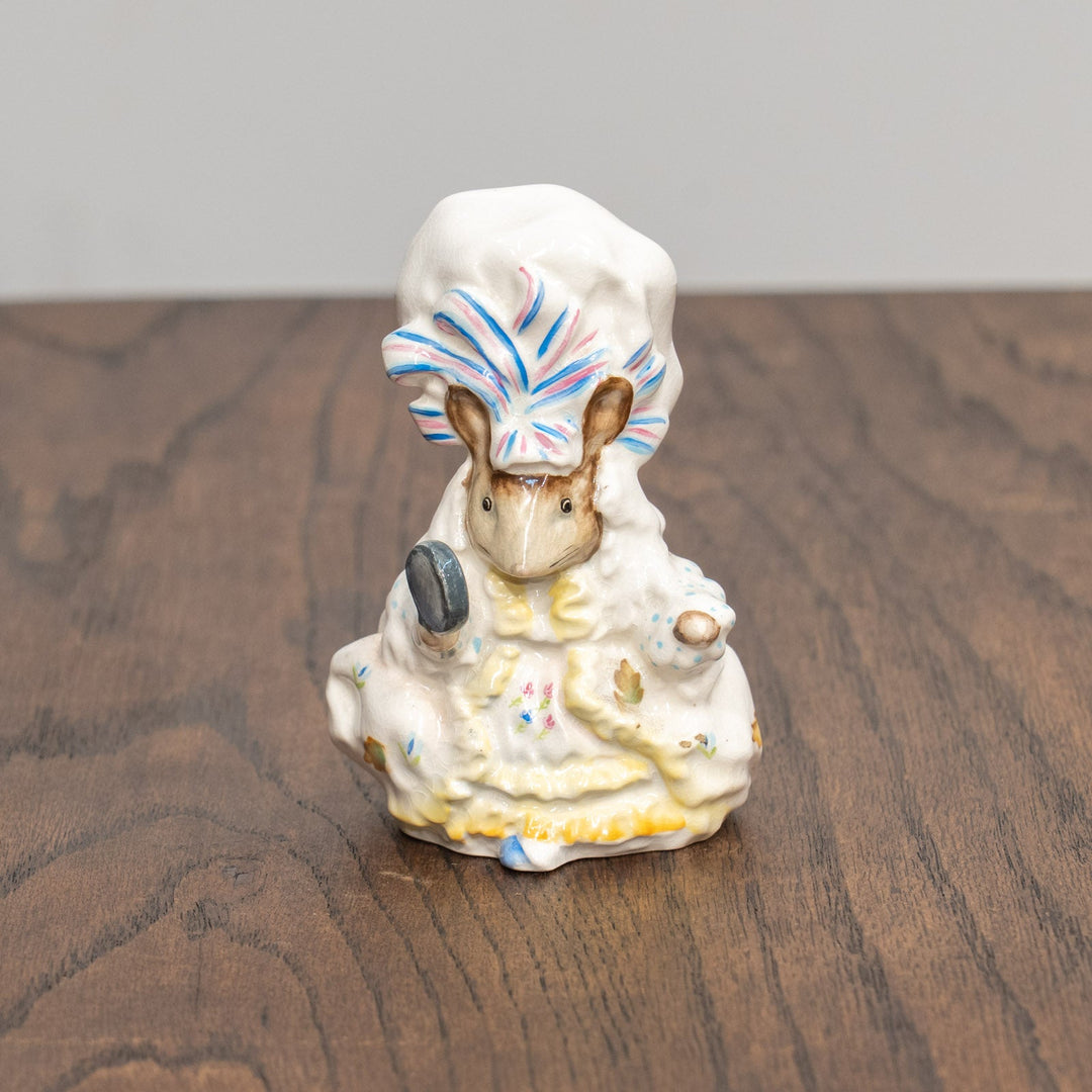 【BESWICK ベスウィック】グロースターの仕たて屋レディ・マウス 金文字スタンプ フィギュリン /25L