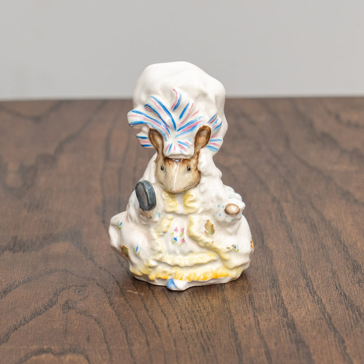 【BESWICK ベスウィック】グロースターの仕たて屋レディ・マウス 金文字スタンプ フィギュリン /25L