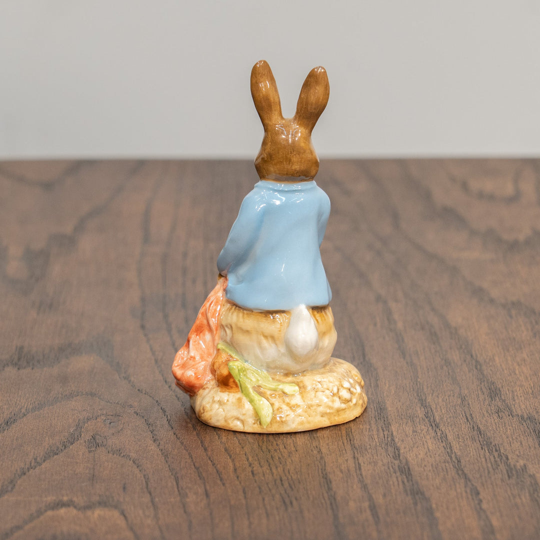 【BESWICK ベスウィック】ピーターラビットと赤色のハンカチ レアモデル フィギュリン /25L