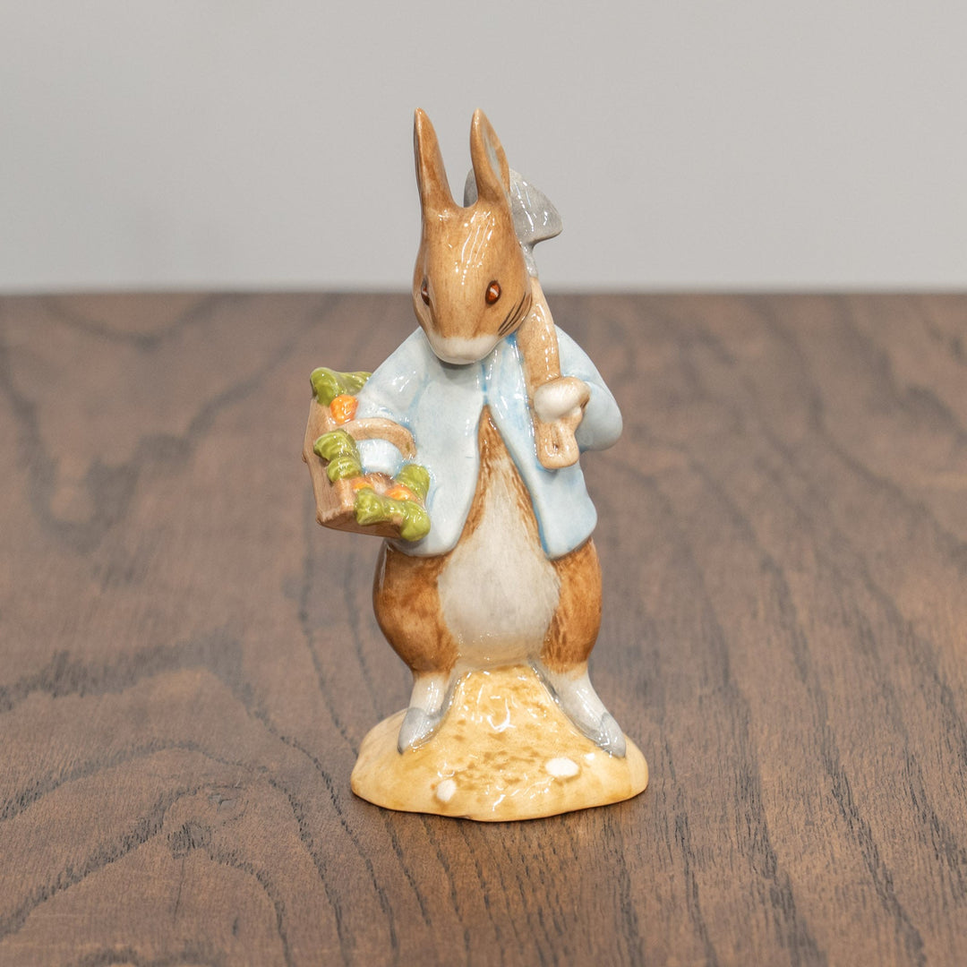 【BESWICK ベスウィック】ガーデニングをするピーターラビット フィギュリン /25L
