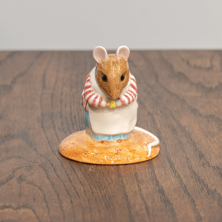 【BESWICK ベスウィック】のねずみのティトルマウス夫人 エプロンパターン レアモデル フィギュリン /25L